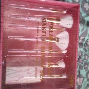 Make up brushes